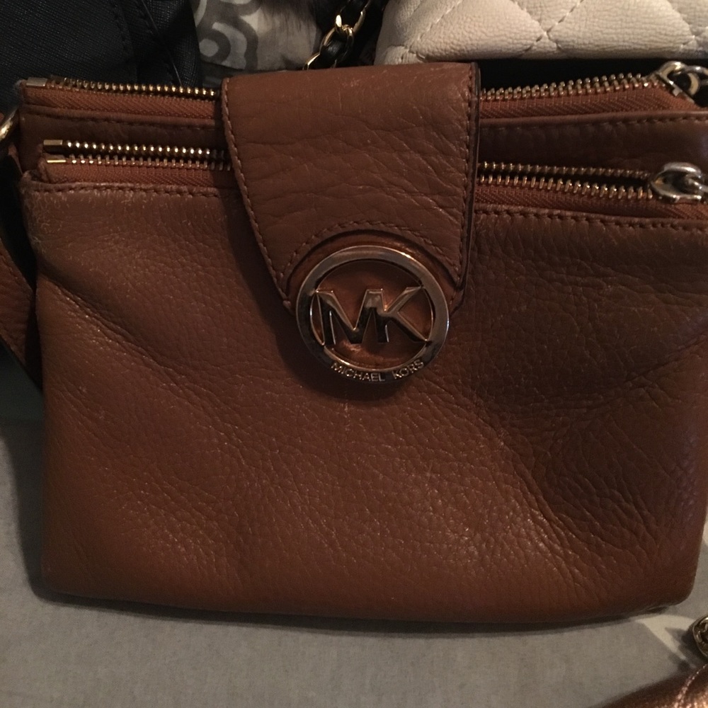 Michael kors crossbody